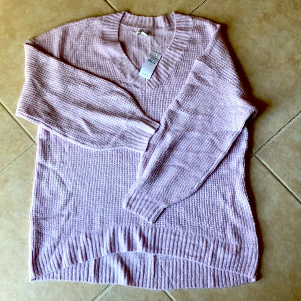 🔥NWT🔥 American Eagle Outfitters Women’s Oversized V-Neck Sweater - Picture 4 of 8